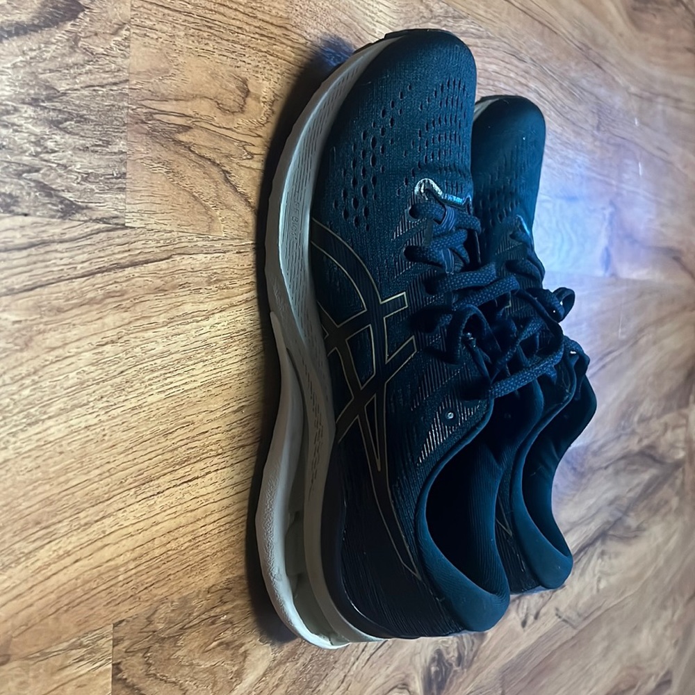 ASICS Gel-Kayano 28